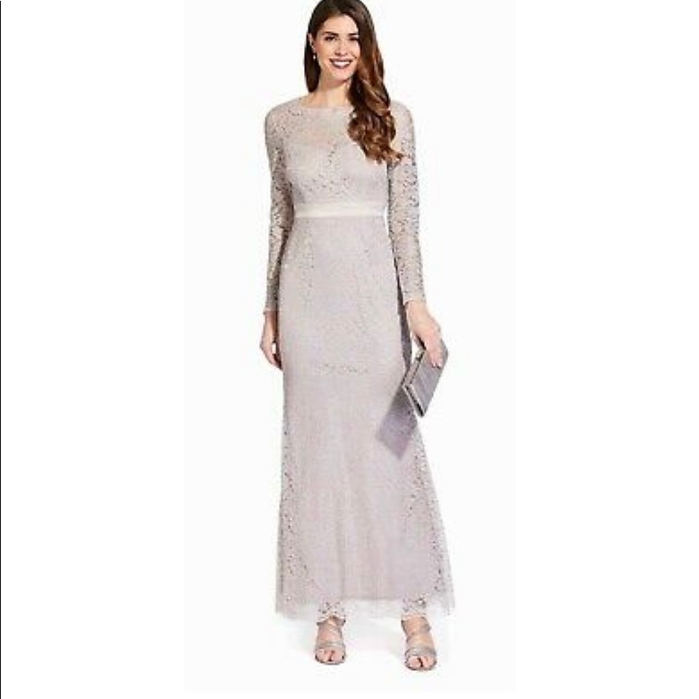 Sz8 Gorgeous Lacy Lilac Long Sleeve Gown